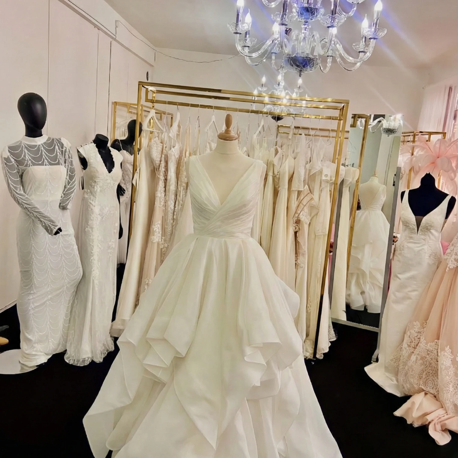 Enklebrudekjoler - Skandinavisk Elegance