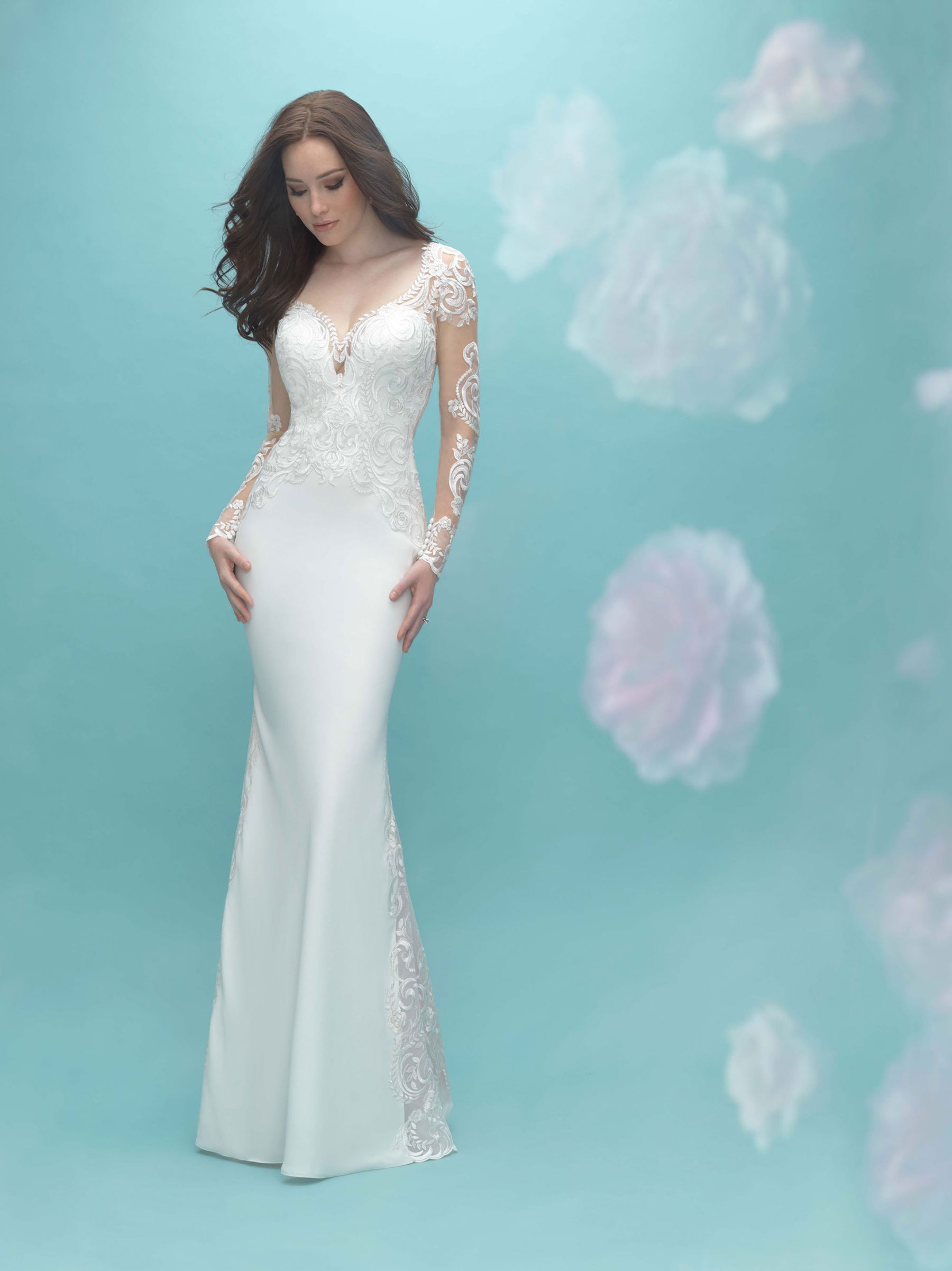 Allure bridal brudekjoler med slæb og knapper i ryggen – brudekjoler i Køge – dansk butik på Sjælland