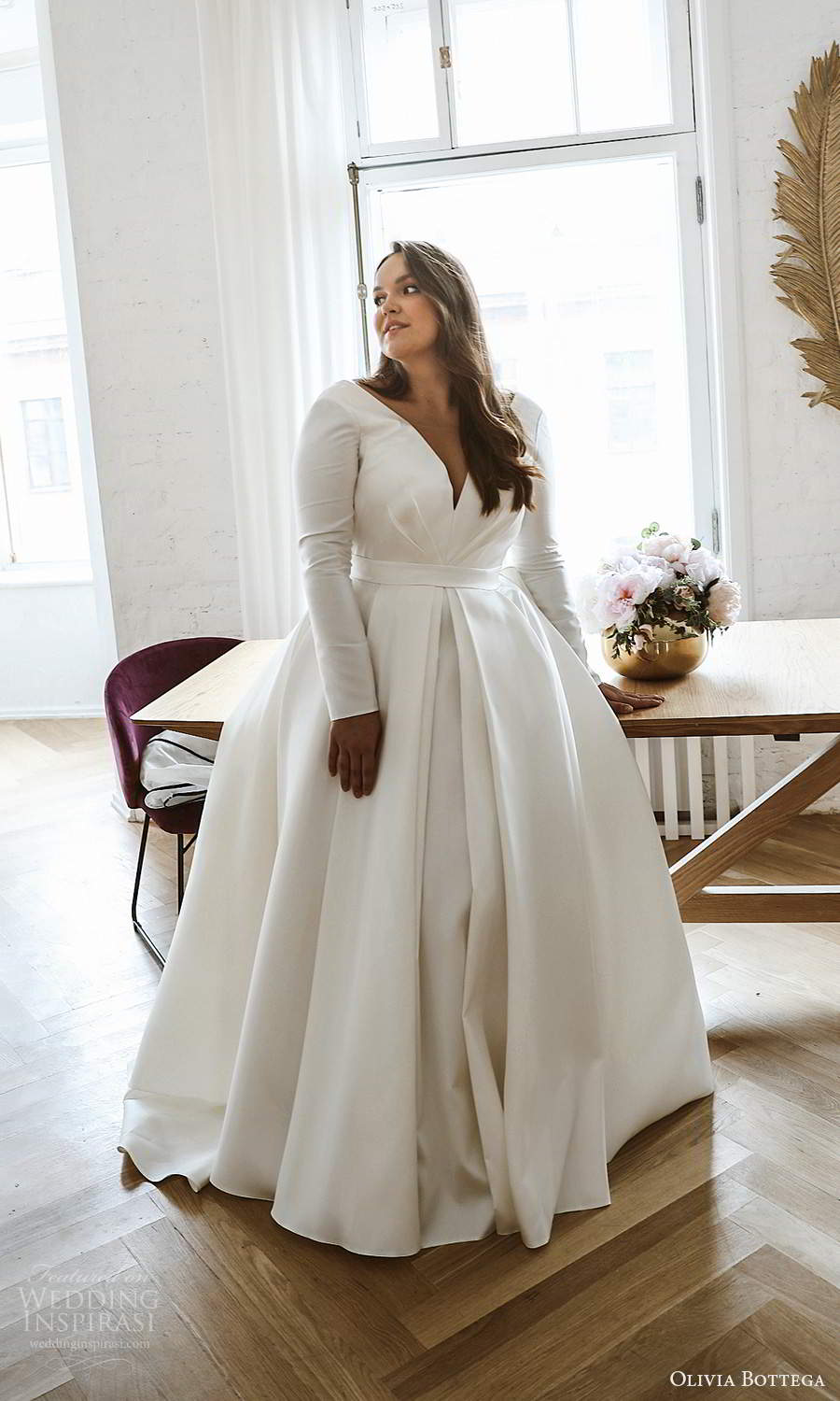 Olivia long sleeves big size weddingdress Copenhagen 