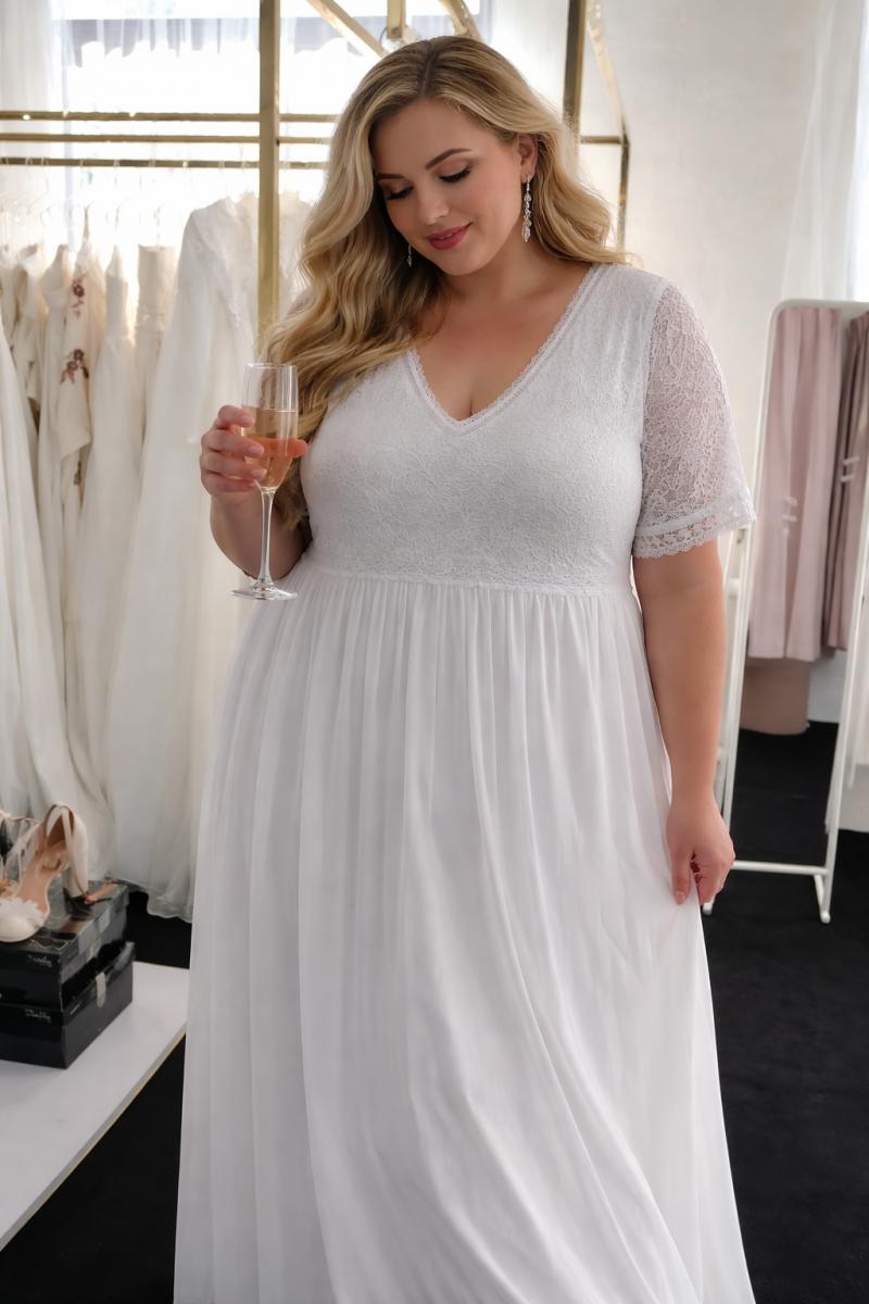 Plus size smuk brudekjole – brudekjoler i Helsingør – dansk butik på Sjælland