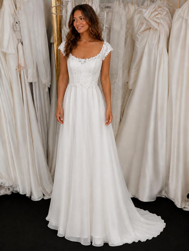 Milan bride med ærme – brudekjoler i Storkøbenhavn – dansk butik