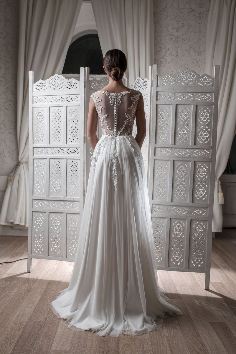 Matilde A-line brudekjole i tyl med 3D-blomster