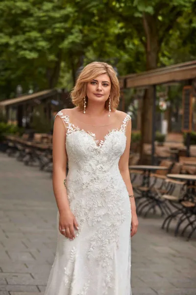 Row blonde brudekjole – Plus Size Brudekjoler, brudekjoler i Storkøbenhavn – dansk butik