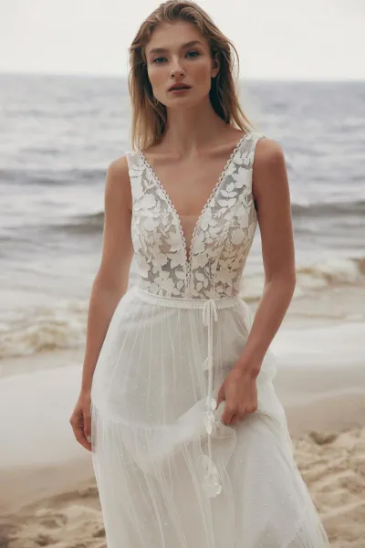 Boho brudekjole med aftagelige ærmer og blonder – Brudekjoler med lange ærmer, brudekjoler i Storkøbenhavn – dansk butik Boho brudekjole med aftagelige ærmer og blonder – Brudekjoler med lange ærmer, brudekjoler i Storkøbenhavn – dansk butik